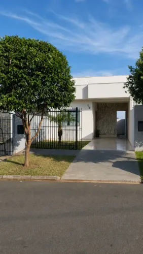 Casa 70 M2 garagem coberta 2 quartos 