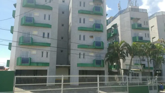 Apto em Peruíbe a 100 metros da praia