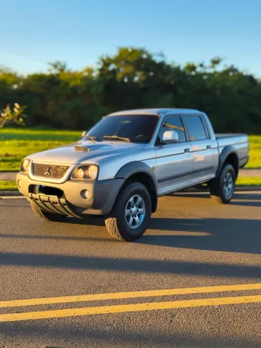 Mitsubishi L200 Outdoor HPE 2.5 4X4 CD T.dies. Mec. 2010