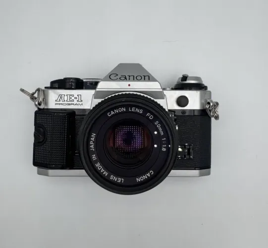 Canon AE-1 Program 35mm SLR + Lente 50mm 