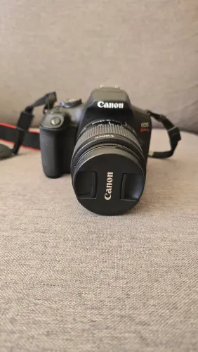 Canon T7 (menos de 2000 clicks) + lente  + Flash + cartão + bolsa