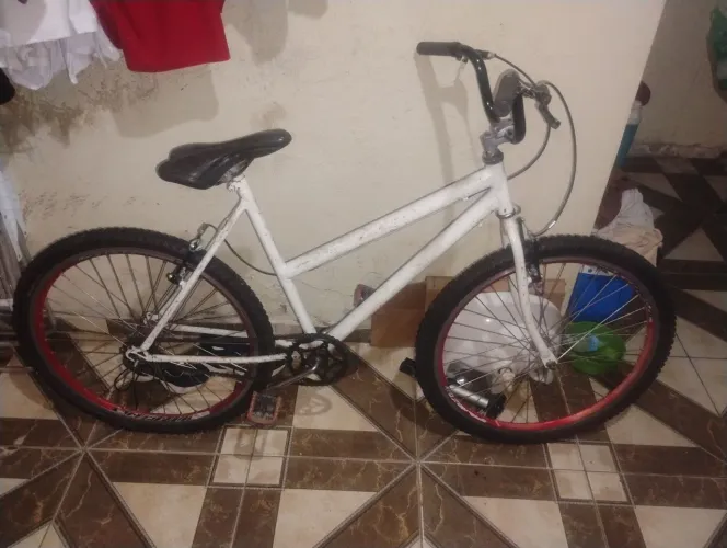Bicicleta, pneus e pecas novas