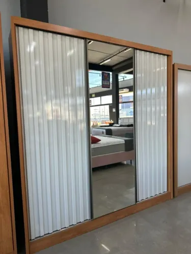 ROUPEIRO PEÇA MOSTRUÁRIO METADE DO PREÇO!!!