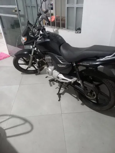 VENDE-SE TITAN 2009 / 2010