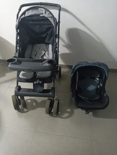 Carrinho de Bebê e Bebê Conforto