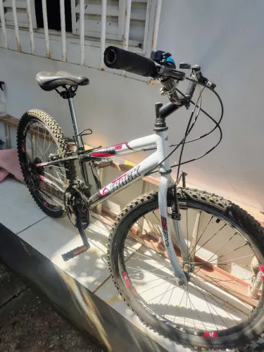 Bicicleta aro 24 AXESS TRACK
