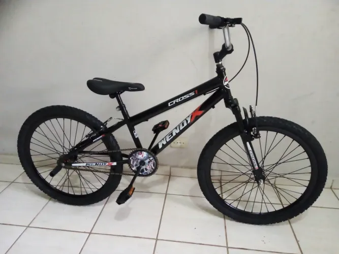 Bicicleta aro 24 estilo BMX sem marcha
