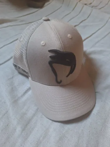 Boné Veneno de Cobra " MC KAUAN "