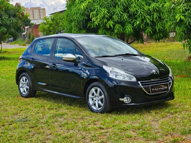 Peugeot 208 Allure 1.5 Flex 8V 5P 2014