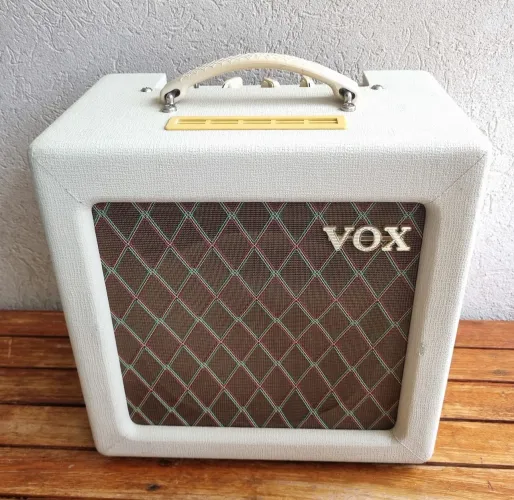 Amplificador Valvulado Vox AC4TV - Impecável!