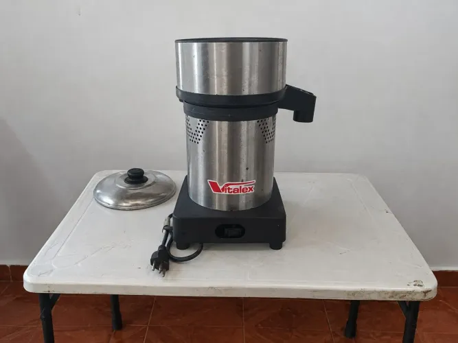 Espremedor de laranja Vitalex - 150,00