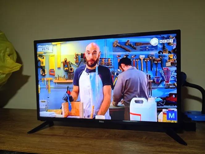 Tv Philco de led 28 polegadas !! Não é Smart !!