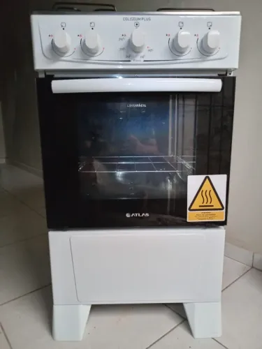 Fogão 4 bocas usado uma única vez..