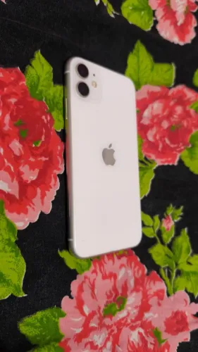 iPhone 11 em perfeito estado nunca foi aberto todo original
