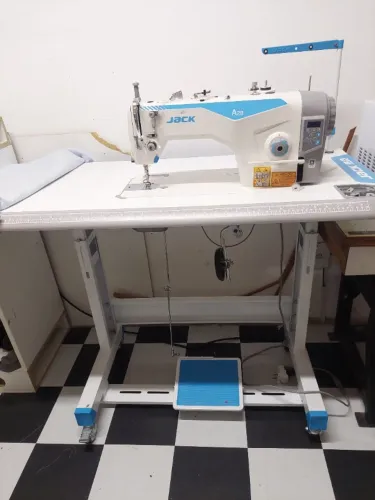 Maquina costura Jack A2B corte linha + overlok revisada