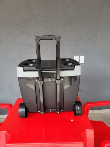 CAIXAS COM RODINHAS PARA O CARNAVAL 