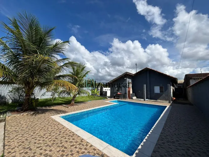 Casa com Piscina em Itanhaém - SP
