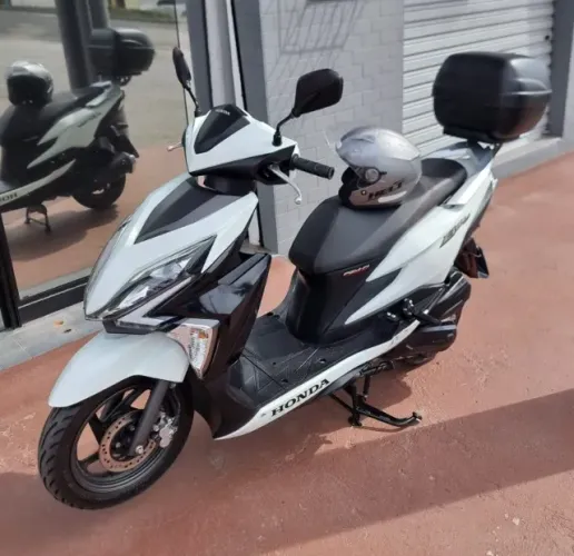 Honda ELITE 125 Branca Ano 2019 + Capacete + Baú Givi - Abaixo da Tabela