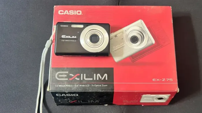 Câmera Casio Exilim EX-Z75 NOVO