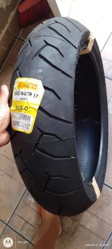 Vendo pneu traseiro novo Pirelli Diablo 160/60 R17!