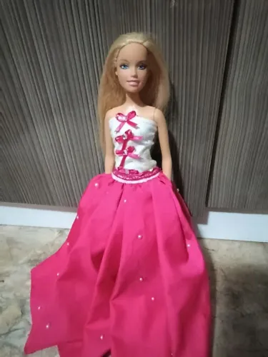 Barbie fashion fever com vestido de gala 