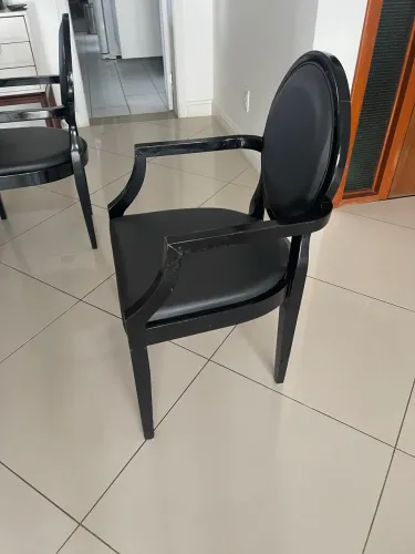Vendo cadeiras - conjunto de 8 que posso vender 4