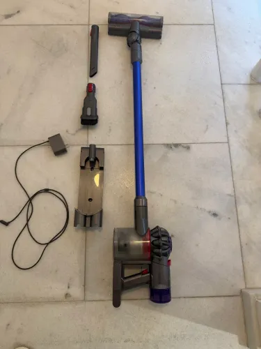 ASPIRADOR DYSON V8