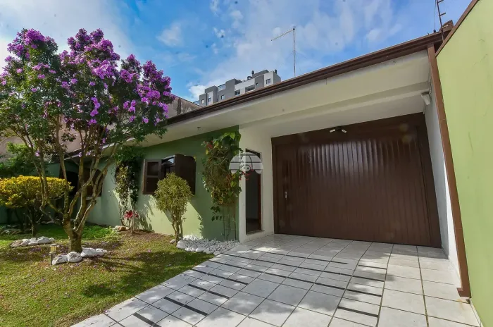 Imóvel para venda tem 110 metros quadrados com 3 quartos em Capão Raso - Curitiba - PR