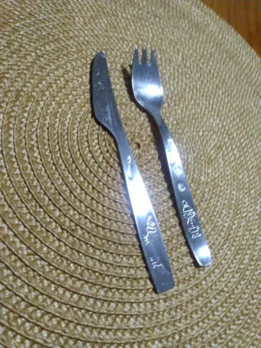 Par de antigos talheres infantis Hércules coleção Comer Brincando