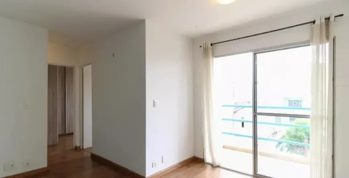 Apto na Liberdade- vista livre nascer do sol
