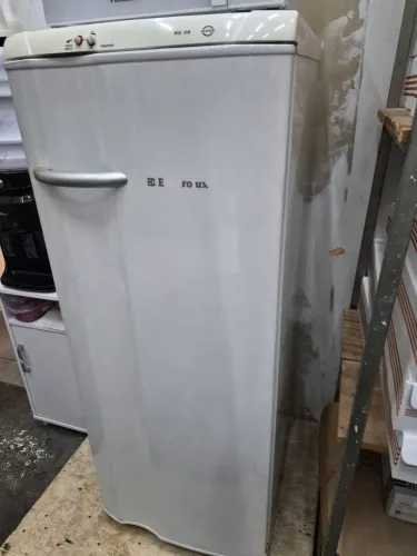 Vende-se Geladeira Electrolux RE28 Super 240L Branca - 220V (Excelente Estado)