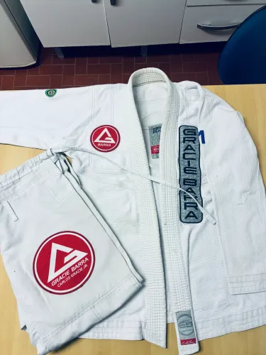Kimono Gracie Barra GB1 tamanho A0
