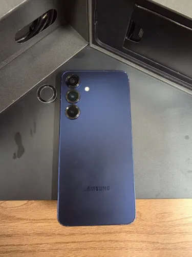 Galaxy S25 com 8 meses de garantia e nota fiscal - 2  meses de uso