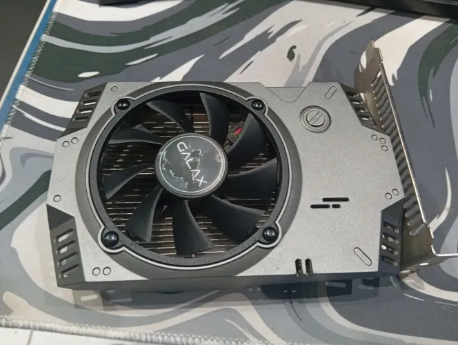 Galax GT 730 4GB, EM EXCELENTE ESTADO!!