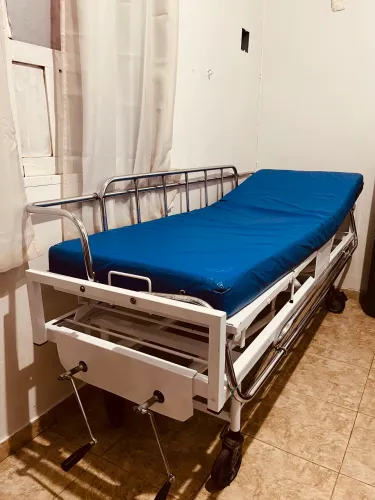 Cama Hospitalar / leito.