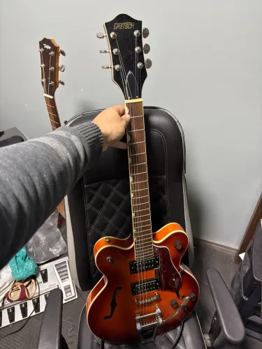 Guitarra Gretsh G2422 Streamline w/ Licensed Bigsby