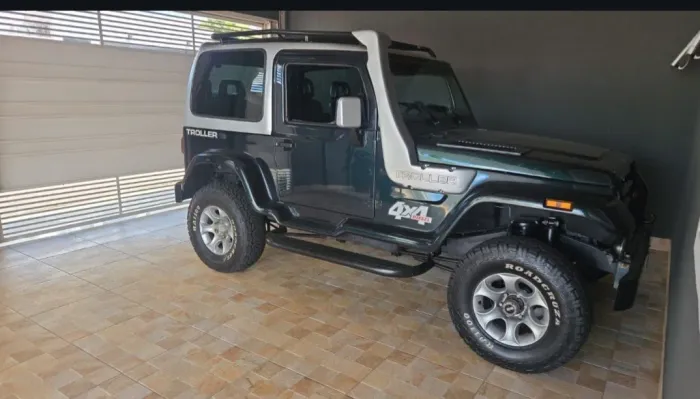 Troller T-4 4X4 2.8 TB Int. Cap. Rígida Diesel 2003