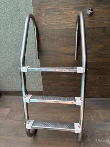 Escada para piscina em inox 3 degraus