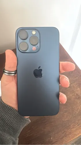 iPhone 15 Pro Max Azul Titânio - Excelente estado