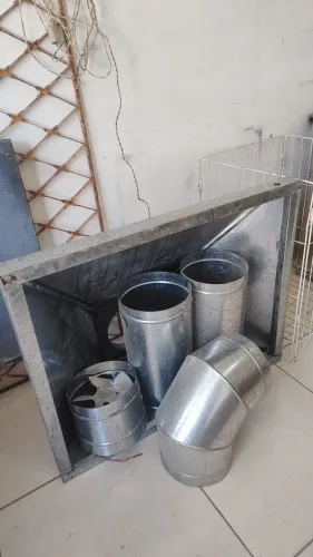 Vendo este exaustor industrial 100×80 novo nunca foi usado leia a descrição do anúncio.