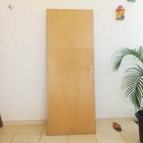 Vendo porta completa de compensado 0,80 em perfeitas condições - valor 100