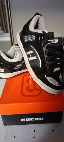 Tênis Hocks