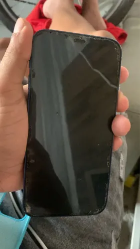 Vendo iPhone 12, pegando tudo bateria 72%