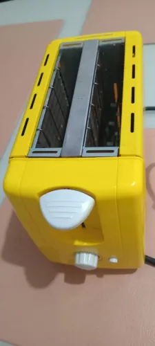 Torradeira Elétrica Cadence amarela 