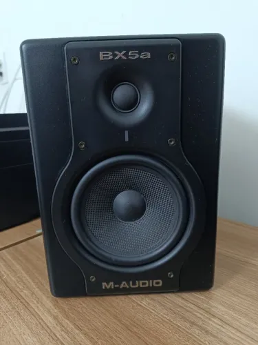 Monitor de Áudio BX5A M-audio 127 volts