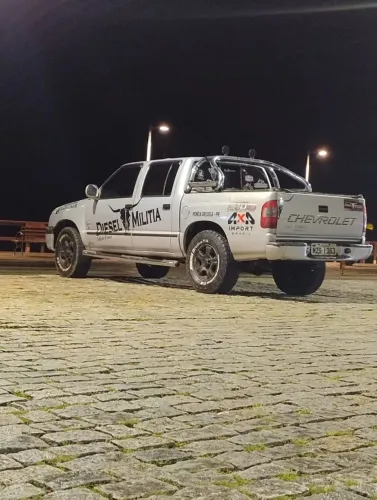Chevrolet S10 Pick-up STD 2.8 4X4 CD TB Int.dies. 2001