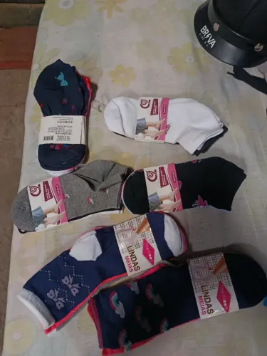 Meias femininas, diversas cores e modelos