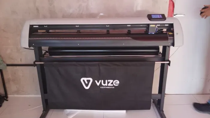 Plotter de recorte Jinka com câmera, 120 cm