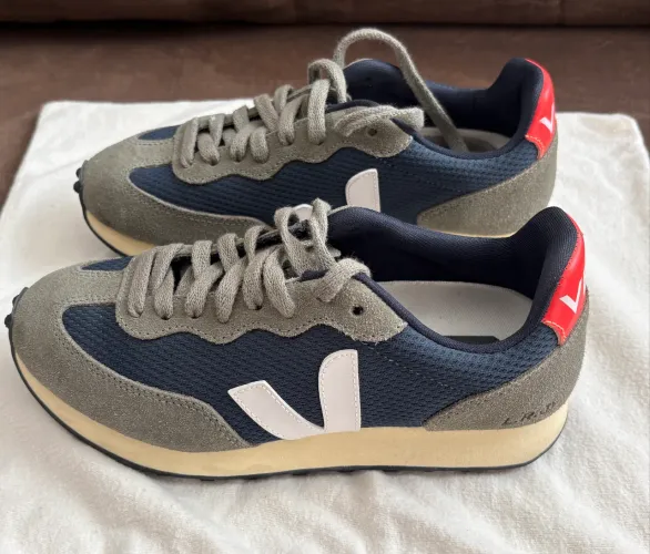 Tênis Feminino Vert Rio Branco Azul e Cinza Nr. 34