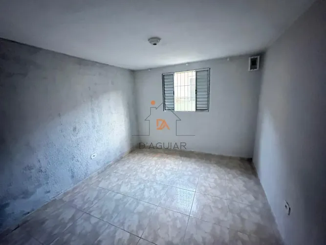 Casa residencial para alugar com 1 dormitório no bairro Vila Mazzei e 25 m².